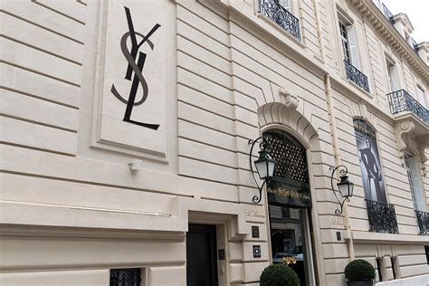 Yves Saint Laurent (azienda) 